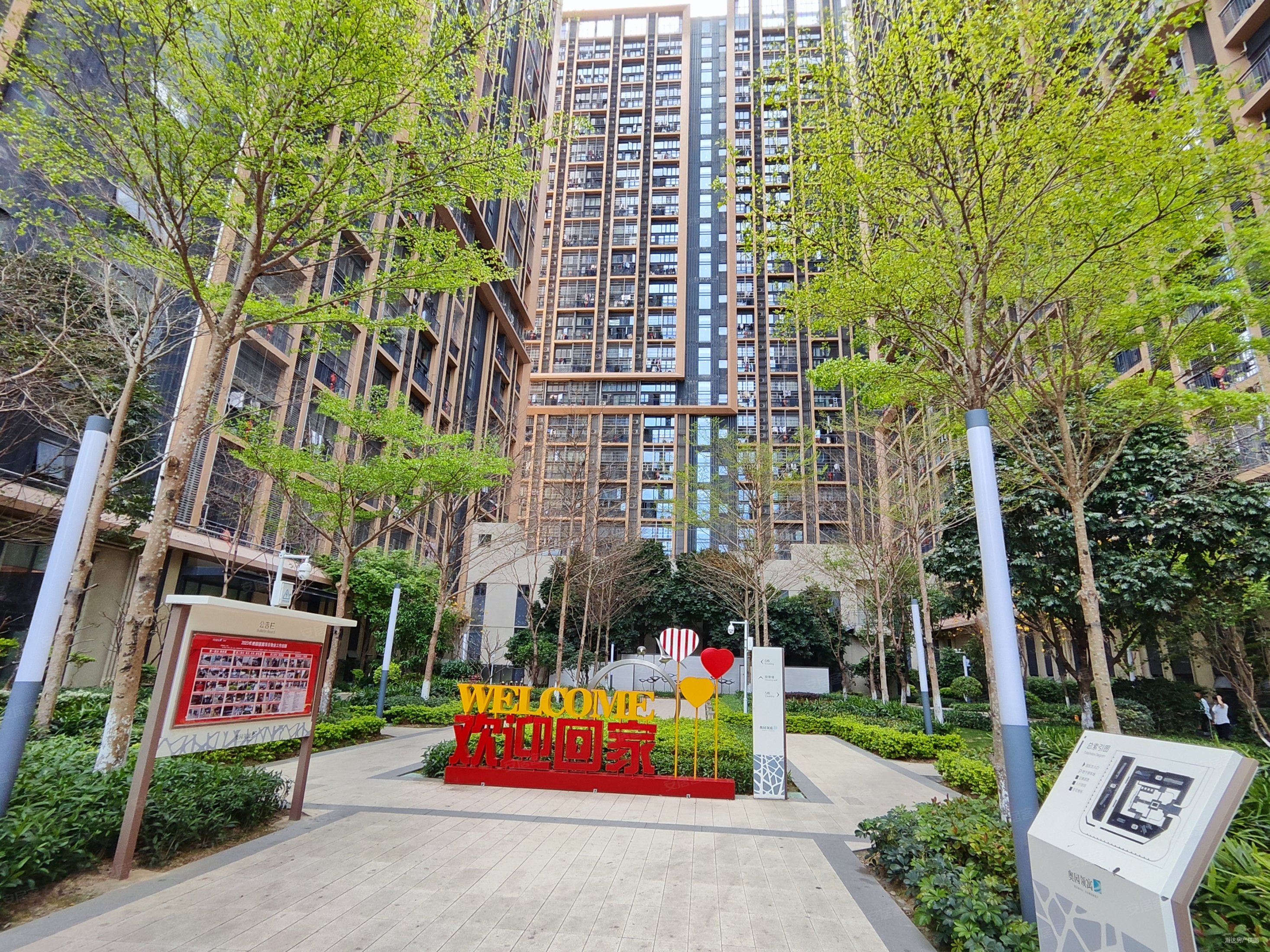 金山湖热门小区奥园领寓复式2房保养新中心地段可注册公司