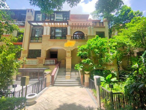 深圳龙华梅林关口龙岸花园(别墅)新上10号线龙岸花园 摄影工作室 出行