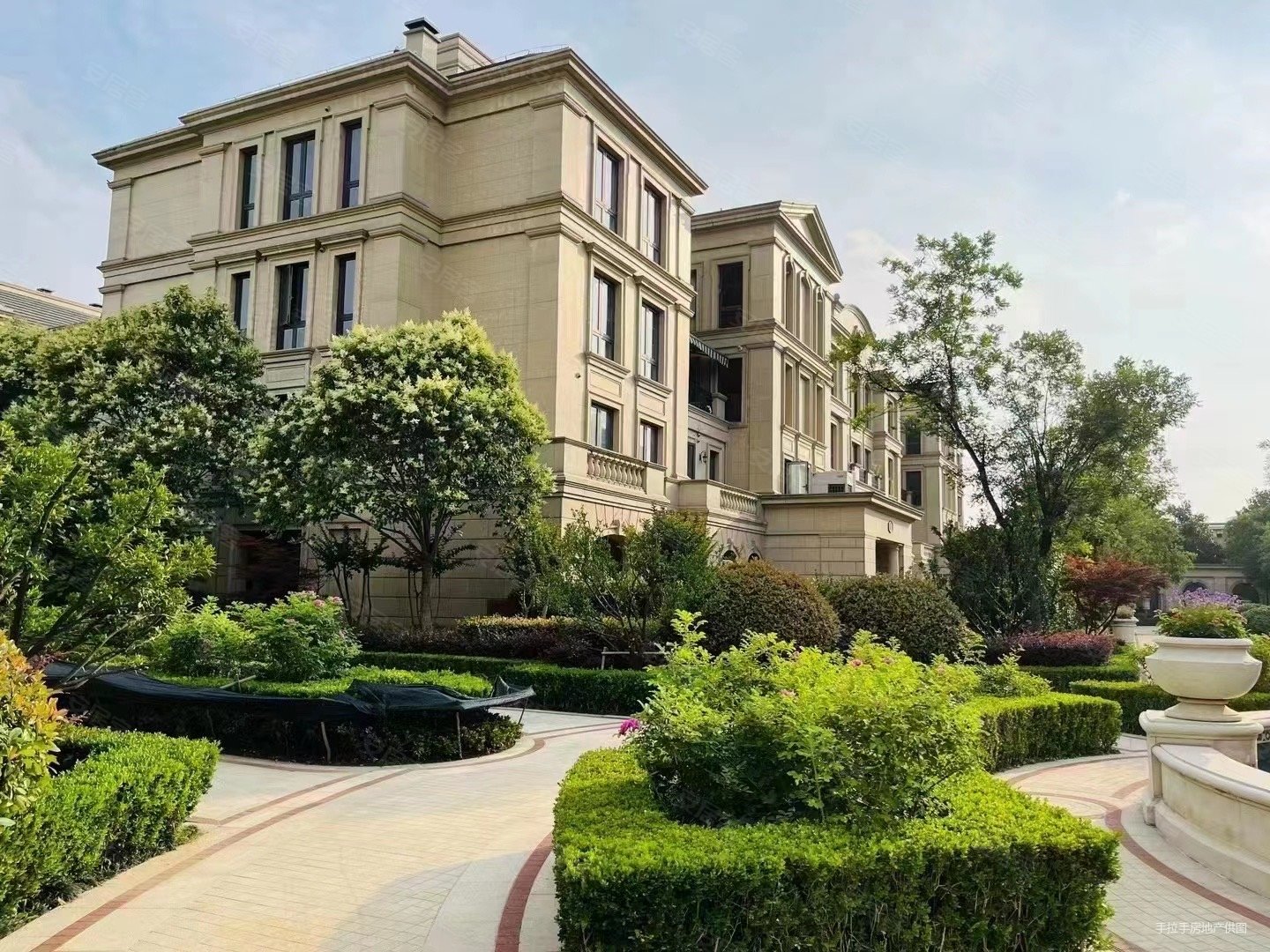 急卖 御园143精装四房 满五  省税  急 看房方便