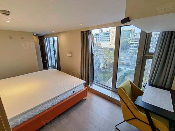 杭州上城南肖埠世茂天玑loft户型2房2厅2卫  天玑公寓  有地下车位