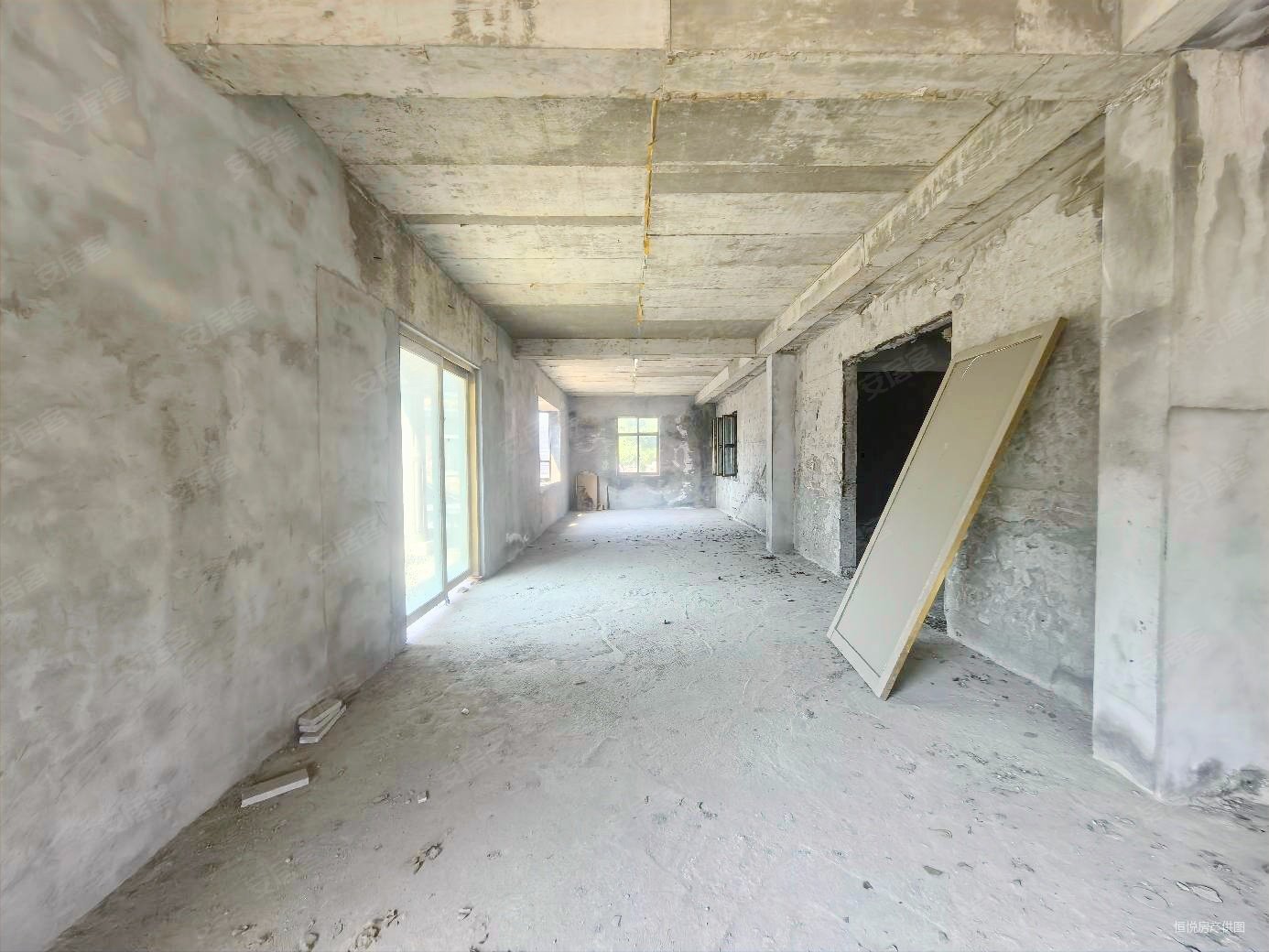 阳明山庄5室2厅2卫360㎡南北555万