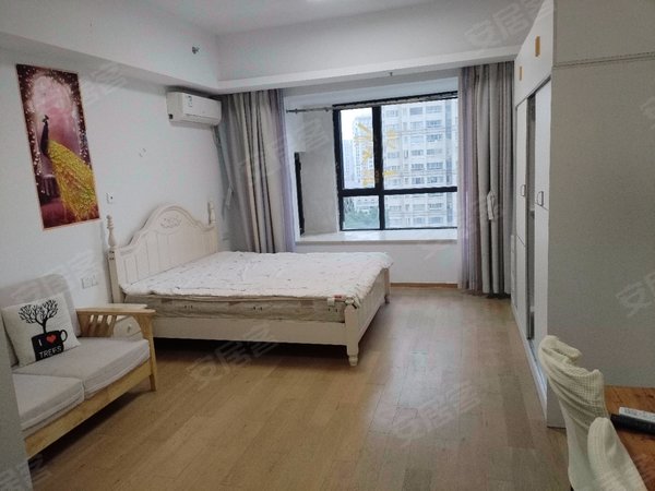 凤凰城 精装一室一厅 可短租可月付 家具