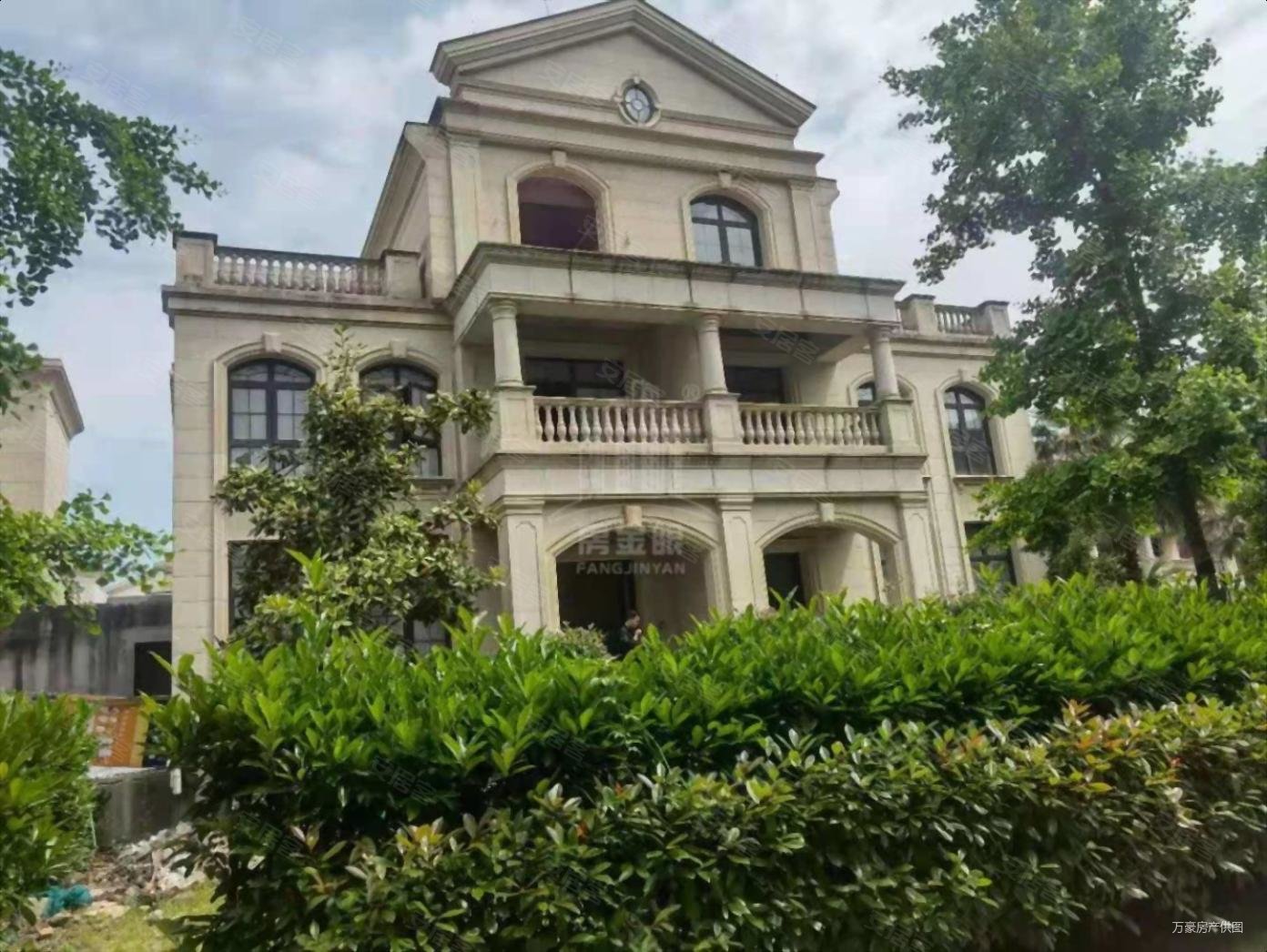 台州中央花园(别墅)5室3厅3卫340㎡南北2180万