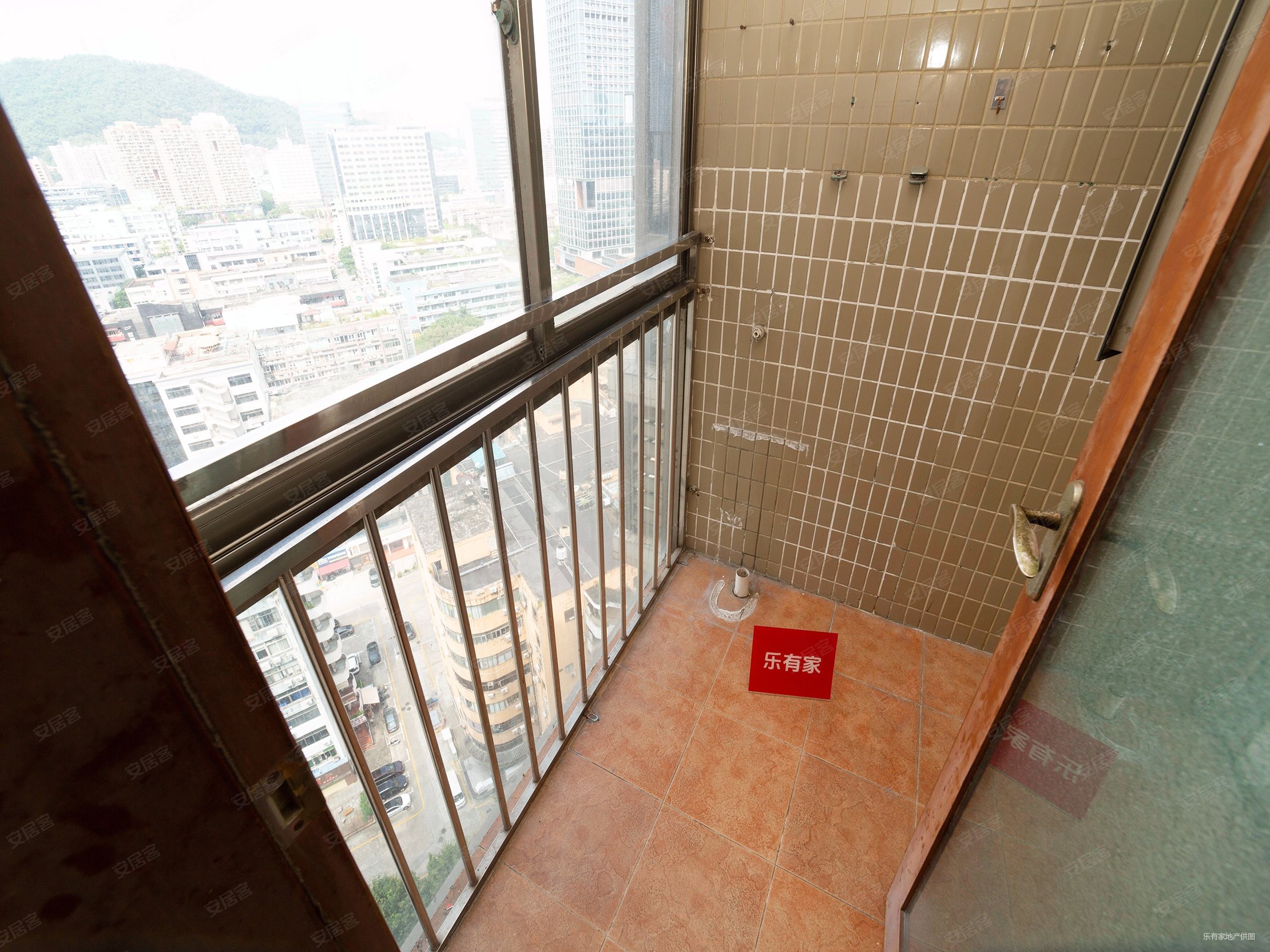 盛世鹏程花园4室2厅0卫147.93㎡南北1040万