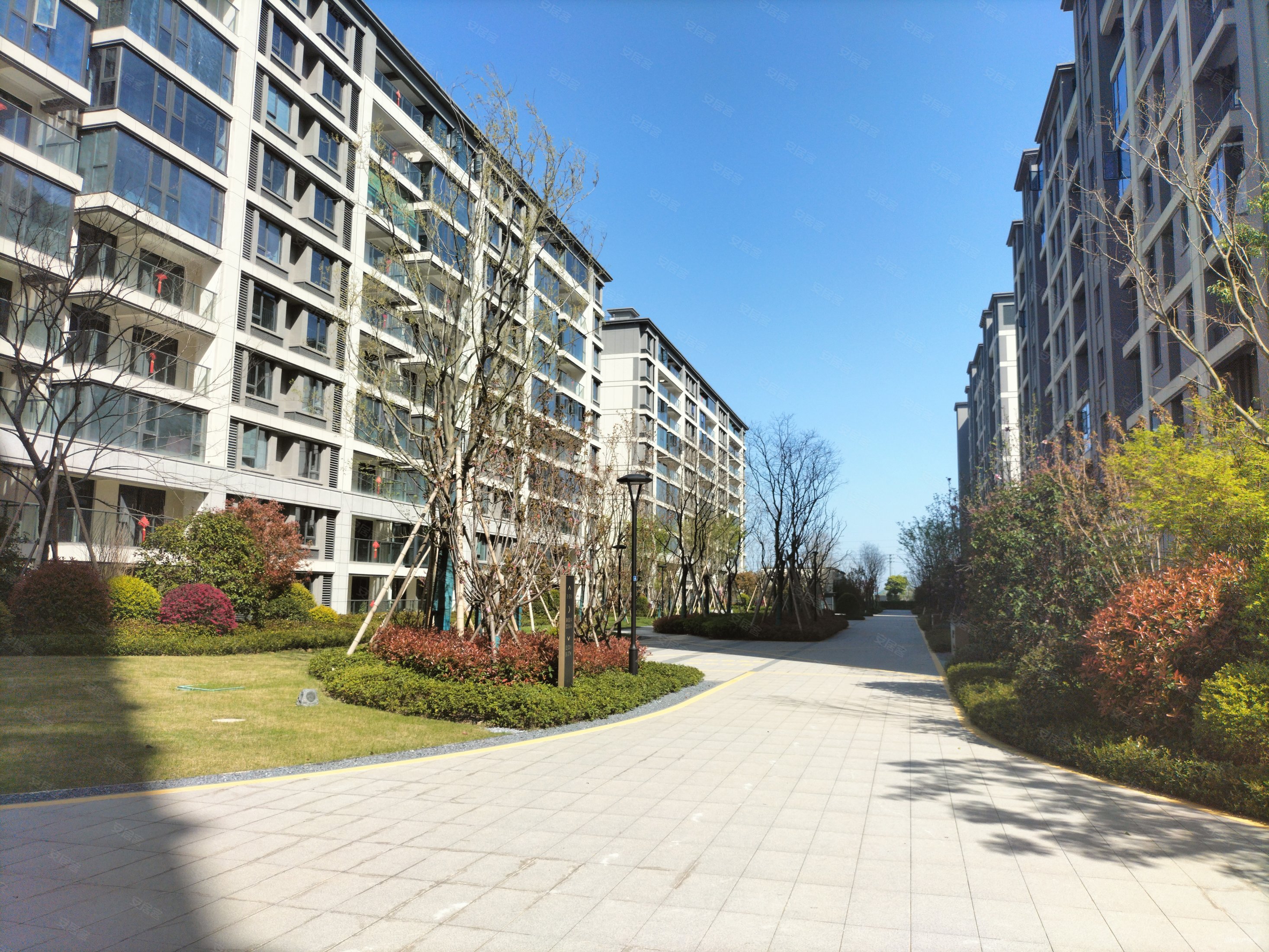 北辰香麓湾4室2厅2卫125㎡南220万