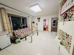 日照东港老城区大润发商圈水晶花园6楼75加阁楼70平2室精装750元每月出租房源真实图片