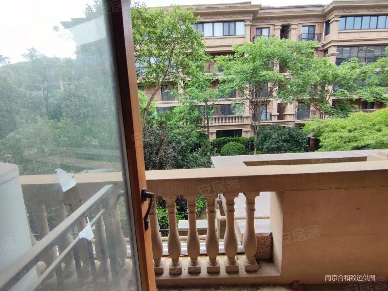 星叶羊山湖花园