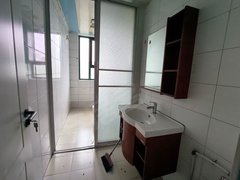 沂源城区佳惠新天地沂河源附近大三室，全套家具家电带车库出租房源真实图片