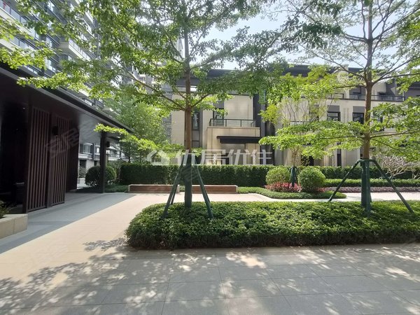 南宁良庆五象大道万科紫台(别墅)押二付三175平万科紫台4室6000元每月