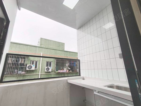 【多图】上李朗科技园,平湖租房,十号线上李朗地铁口,全新公寓,押一付