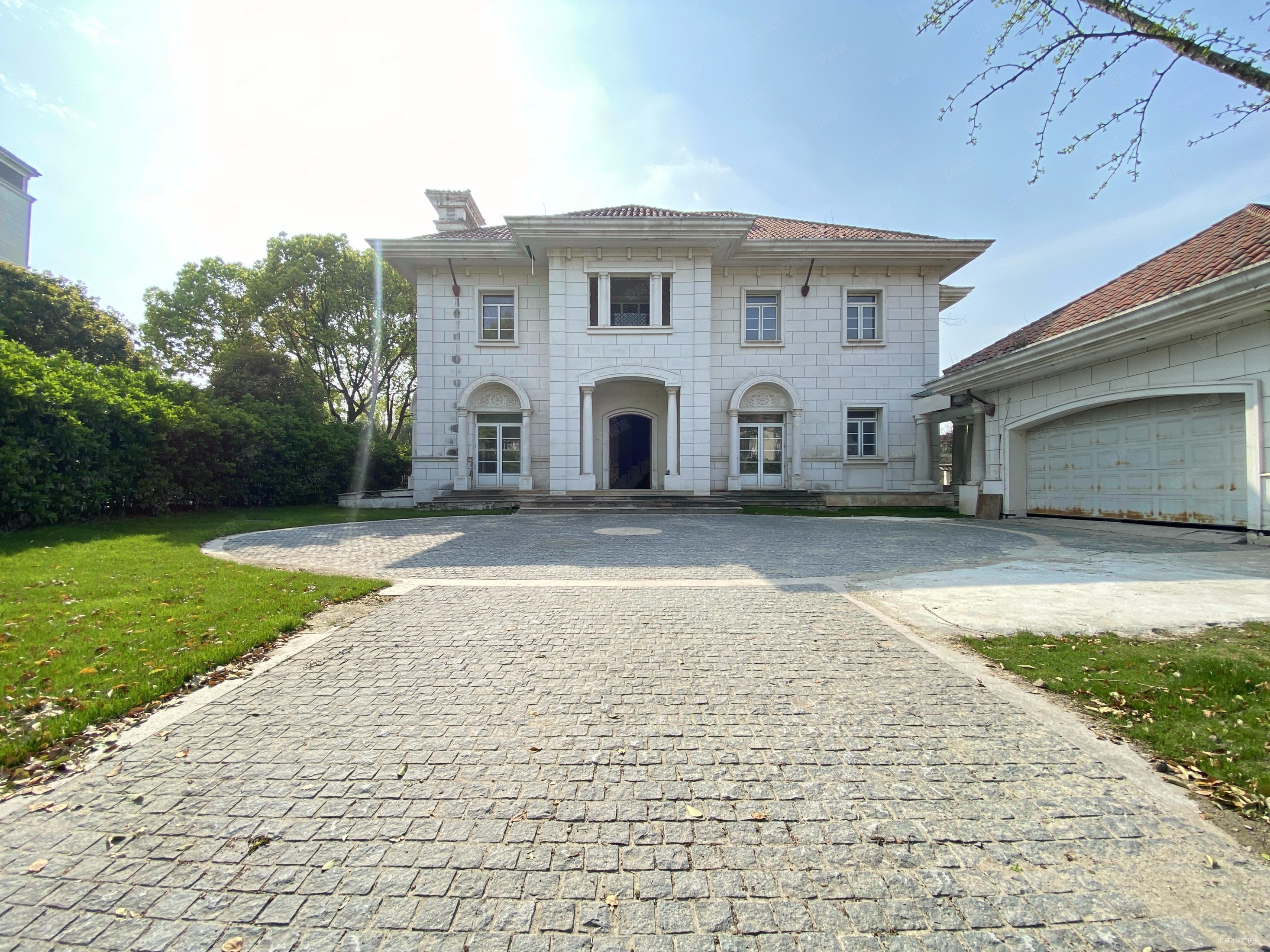 世茂佘山庄园一期