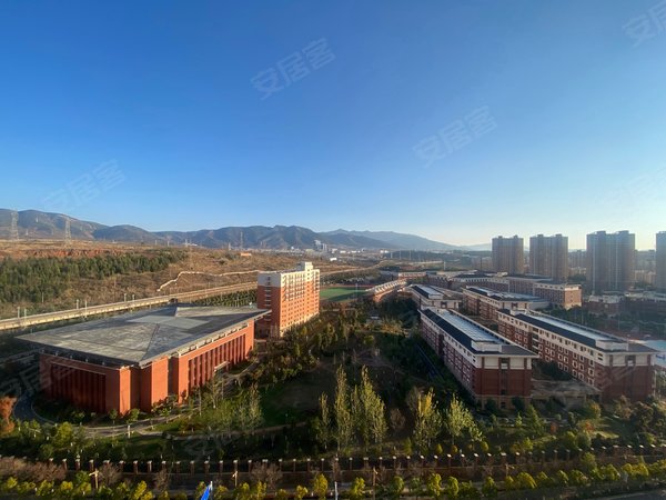 昆明呈贡大学城光明璟宸苑阳台已封,精装4房2厅2卫,可空房租,可配家具