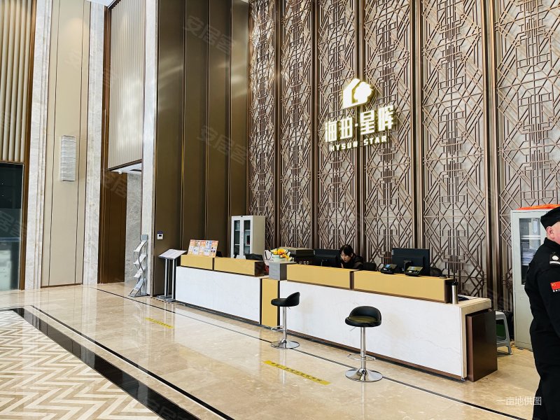 海珀星晖(一期)3室2厅2卫123.05㎡南北560万