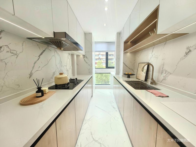 带产权车位 出国急抛 边套全明户型 80w精装全送 医疗方便,百乐公寓