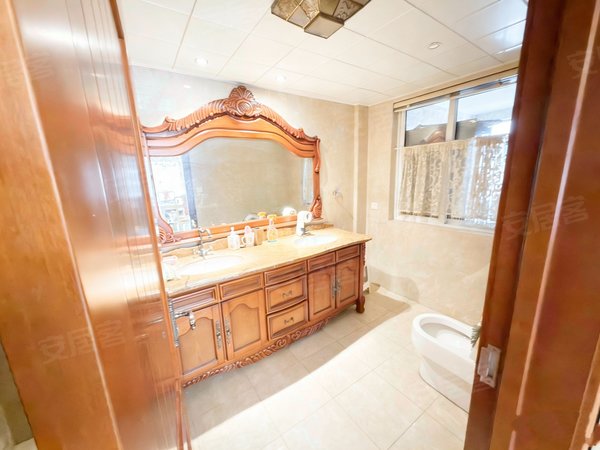 徐州泉山开元四季开元麓郡(D,E区)云龙湖西岸 开元麓郡联排别墅 边户大院子 精装修供暖拎包入住出租房源真实图片