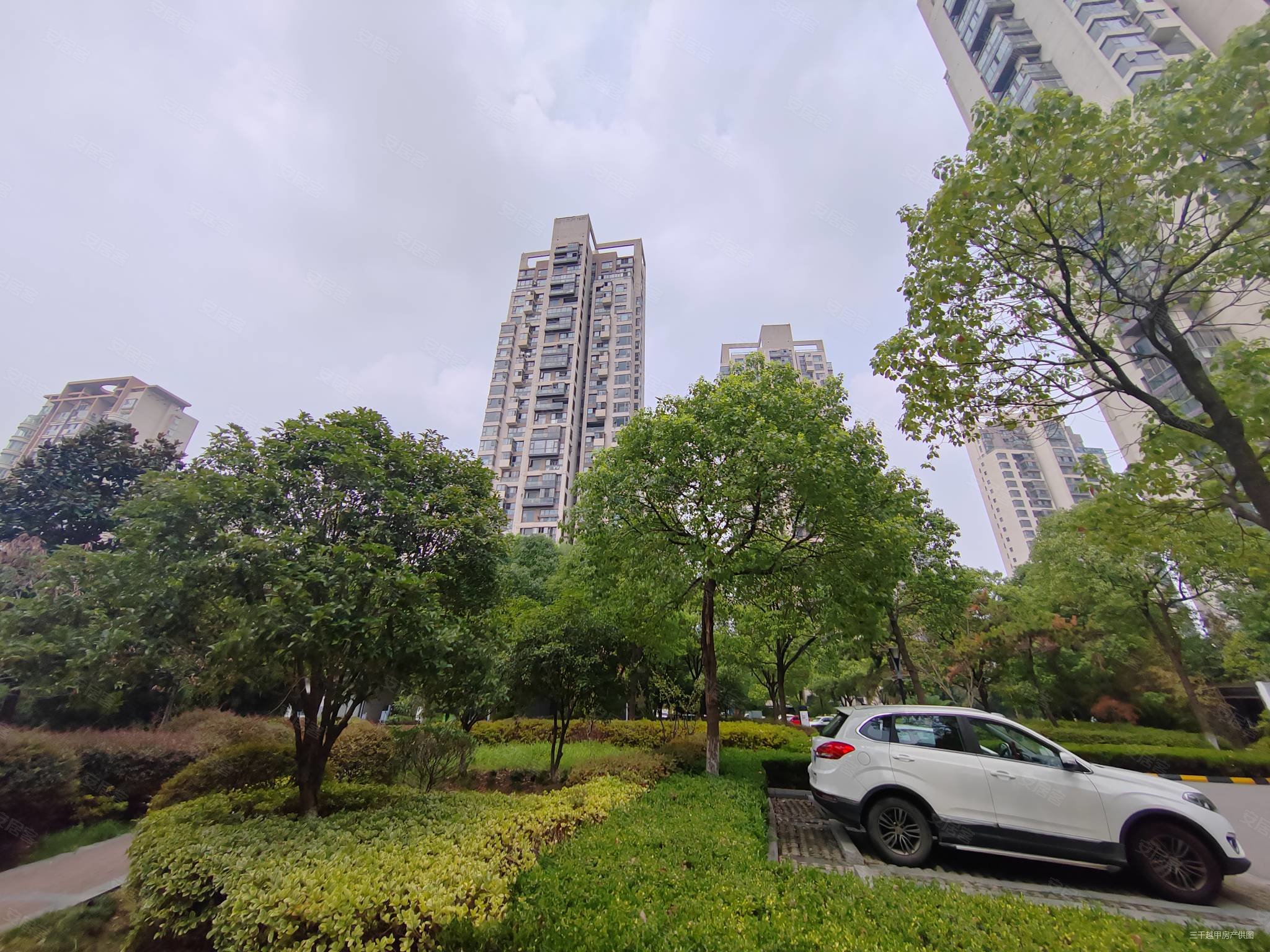 天都花园南区南北通透中高楼层三房两厅方正户型新区一中