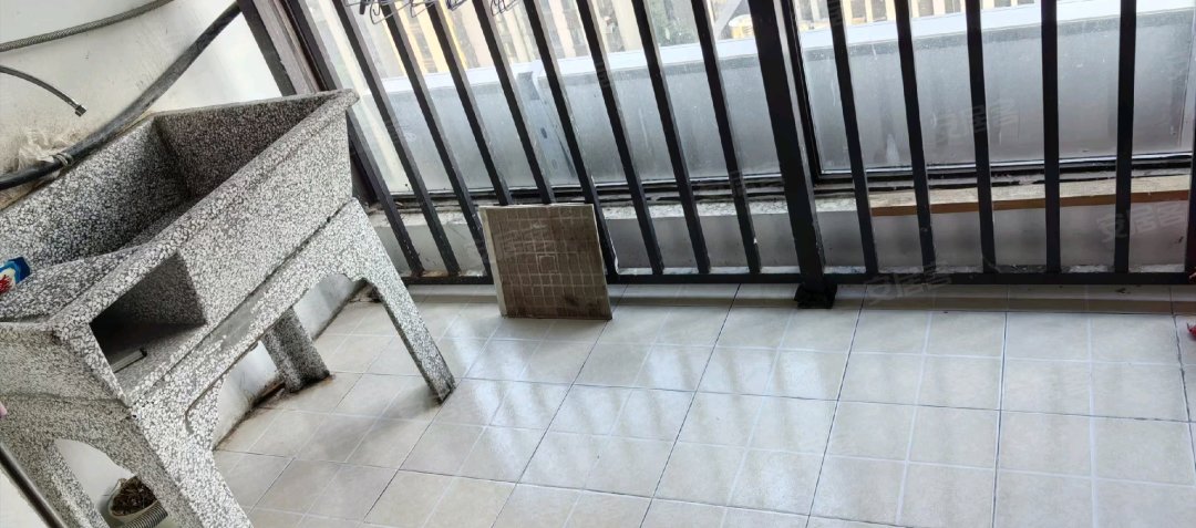安粮中心 3室1厅1卫