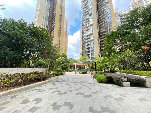 11号线200米,华强城市花园,高层看花园,南北通透3房2卫,宝安租房-深圳