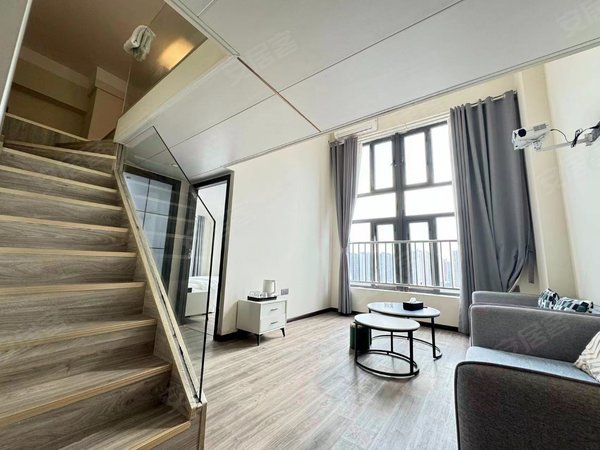 精致复式2房配备了投影仪家私齐全实景拍摄广州融创文旅城公寓