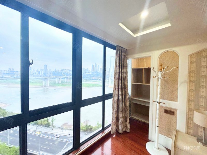 新上一线江景丶网红南滨路丶惊轻轨站就在门口