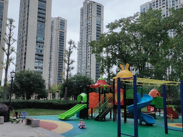 义乌廿三里拨浪鼓花园金麟花园商贸城青口北下朱廿三里金麟花园105平