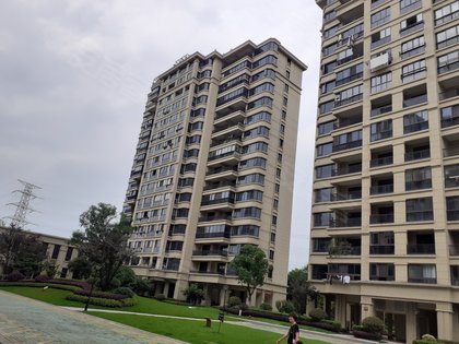 滨江稽山翡翠园