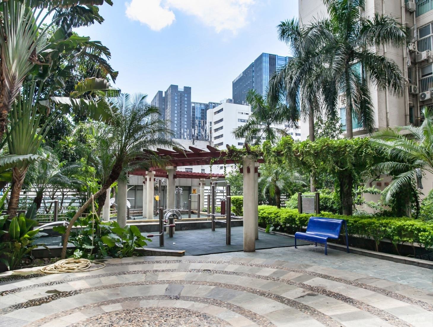 现代城华庭新家具环保装修采光好停车位免费