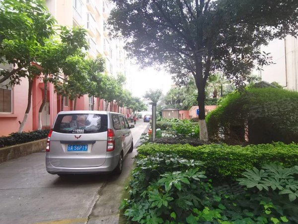 昆明官渡官南大道红河谷小区官南大道 日新路 红河谷小区 中间位置3房