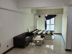 阜新海州海州城区宝地太阳广场,大润发楼上 一室电梯精装房,配套齐全 半年起租出租房源真实图片