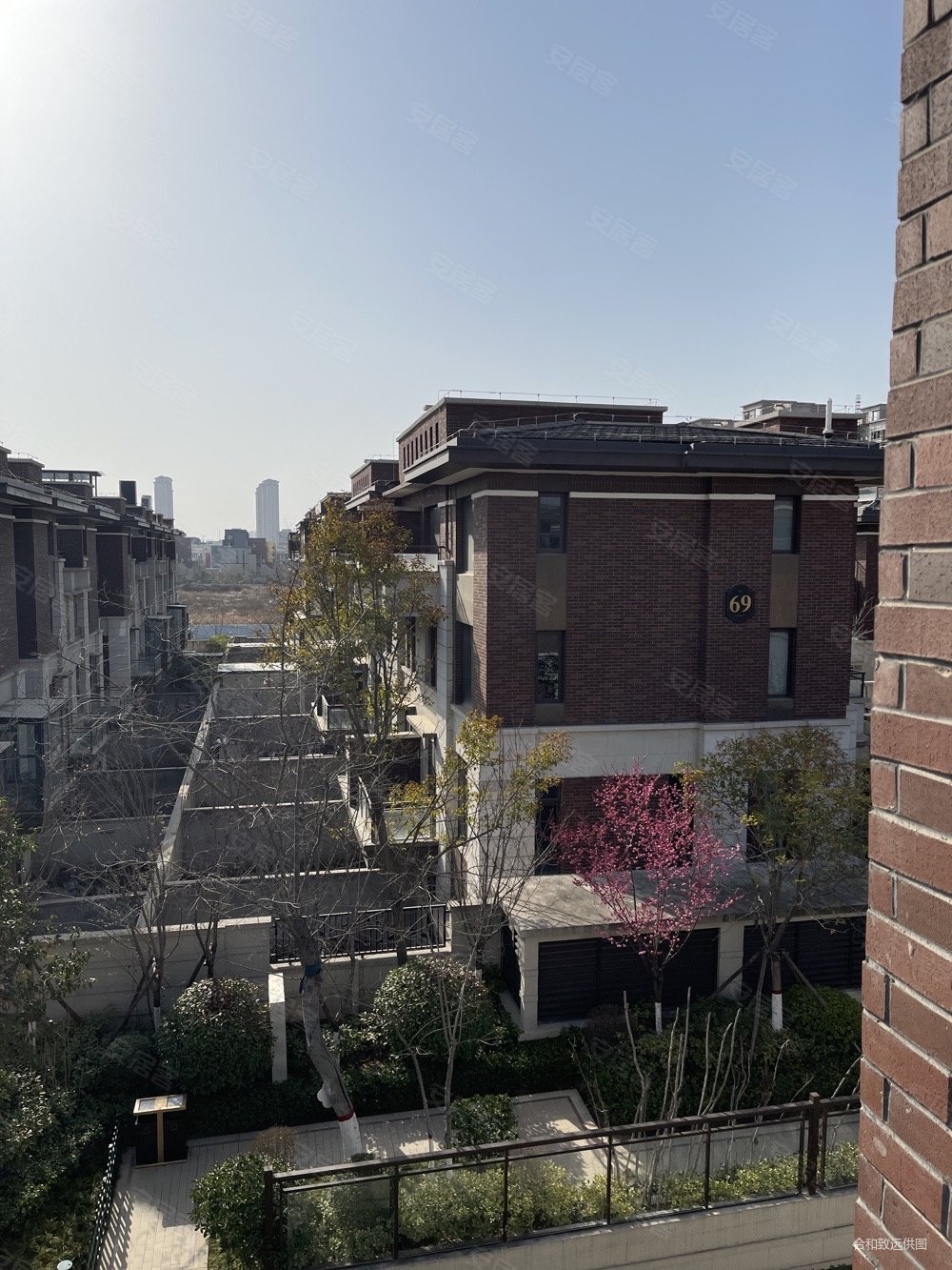 秦汉新城,联排别墅 联排边户,可按揭,中天诚品南区二手房,420万,4室2