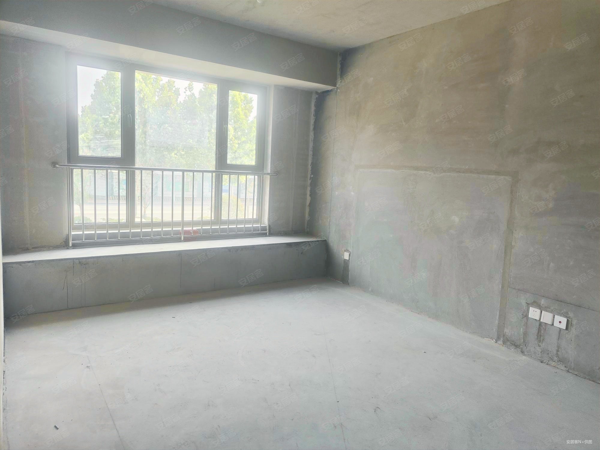 平度公园壹号4室2厅2卫145.01㎡南143万