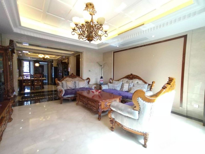 东港豪宅70年四室大平层中间楼层精装修房主诚意出售