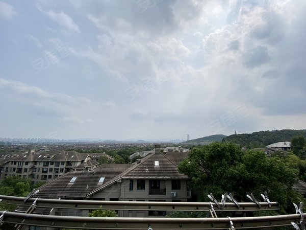 杭州余杭良渚文化村白鹭郡北白鹭郡北 175平 4室2厅2卫 带大露台 每个