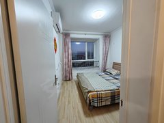 荣成市石岛开发区电梯房客厅有沙发床可以住人卧室大床少可以住三个人出租房源真实图片