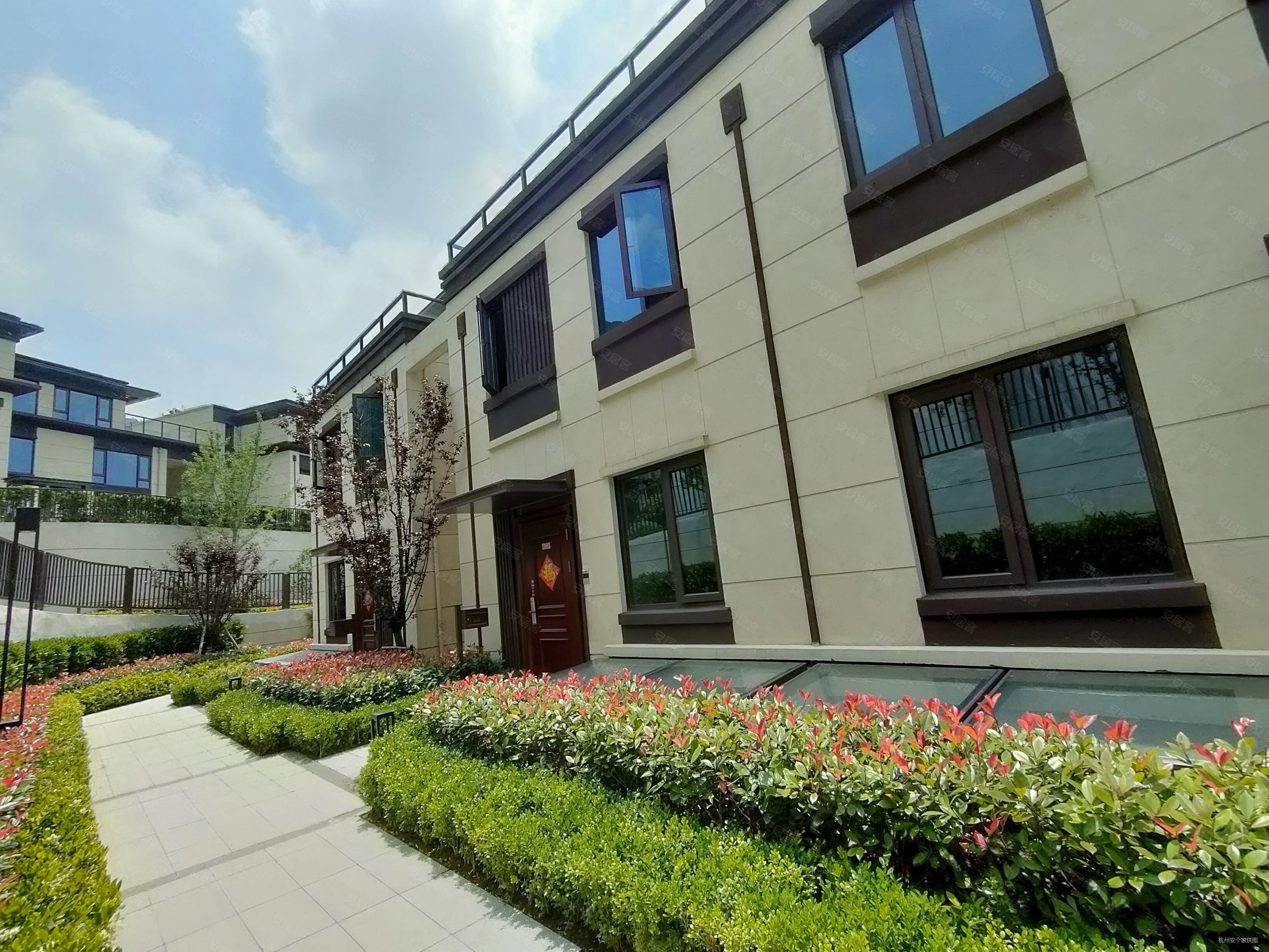 清源上林湖(别墅)4室2厅3卫161.48㎡南520万