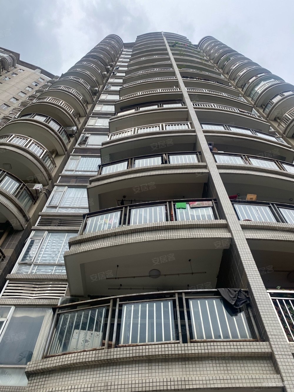 精装修 电梯房 45平 东逸翠苑翠廷 居家自住 保养