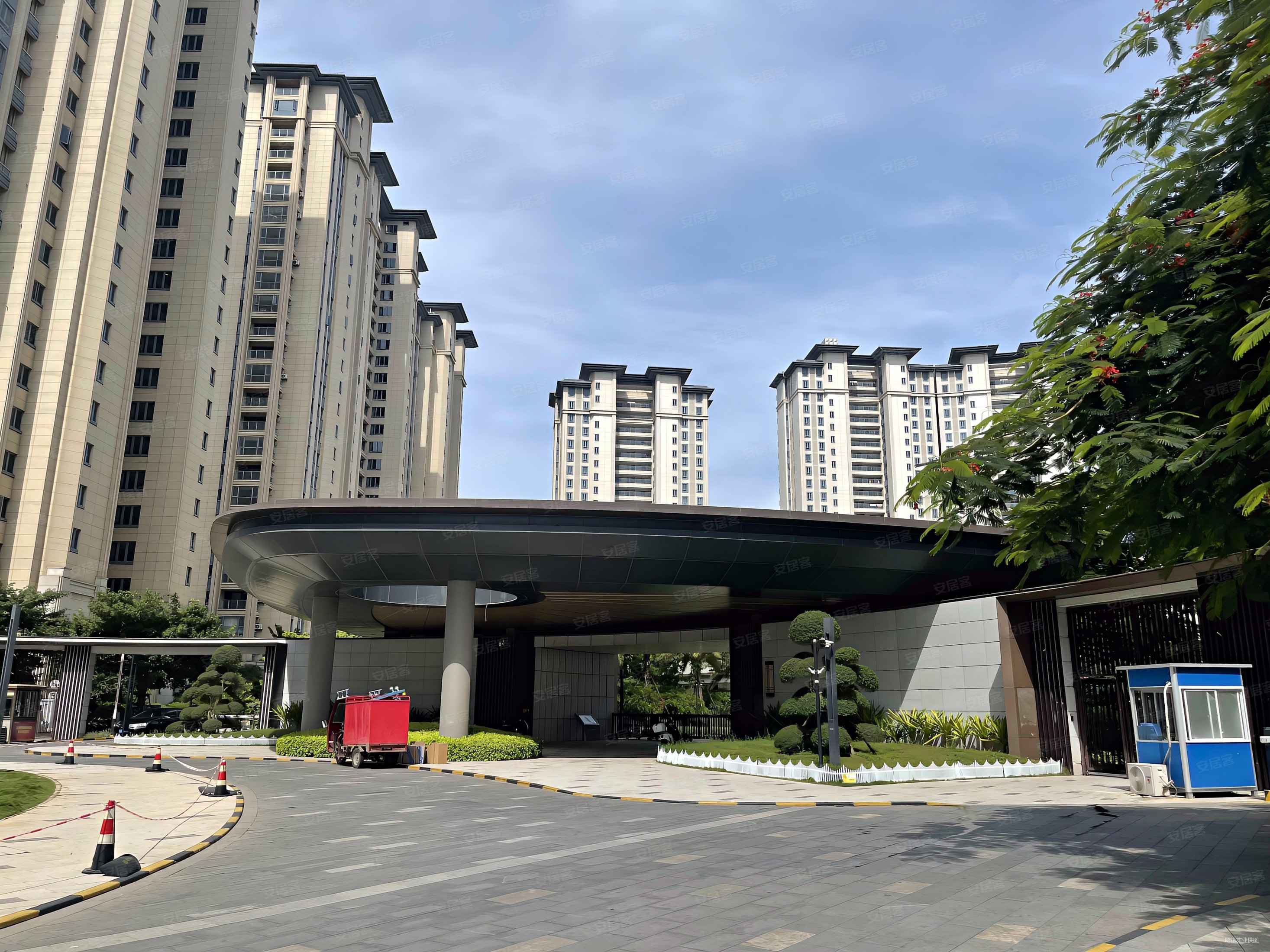 环球100宝龙城3室2厅2卫120㎡南北156万