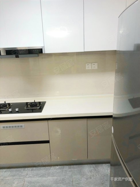 急售8 (8)万 骑龙地铁口 精装套三 南北通透 拎包入住,龙峰佳苑二手房