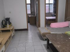淄博桓台县中心大街桓台城区中心一楼带院 出入方便三居室 月租1000元出租房源真实图片