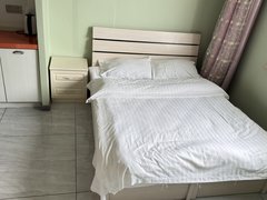 丹东振兴万达万达附近 安东老街公寓 可短租 电梯房 900包取暖物业宽带出租房源真实图片