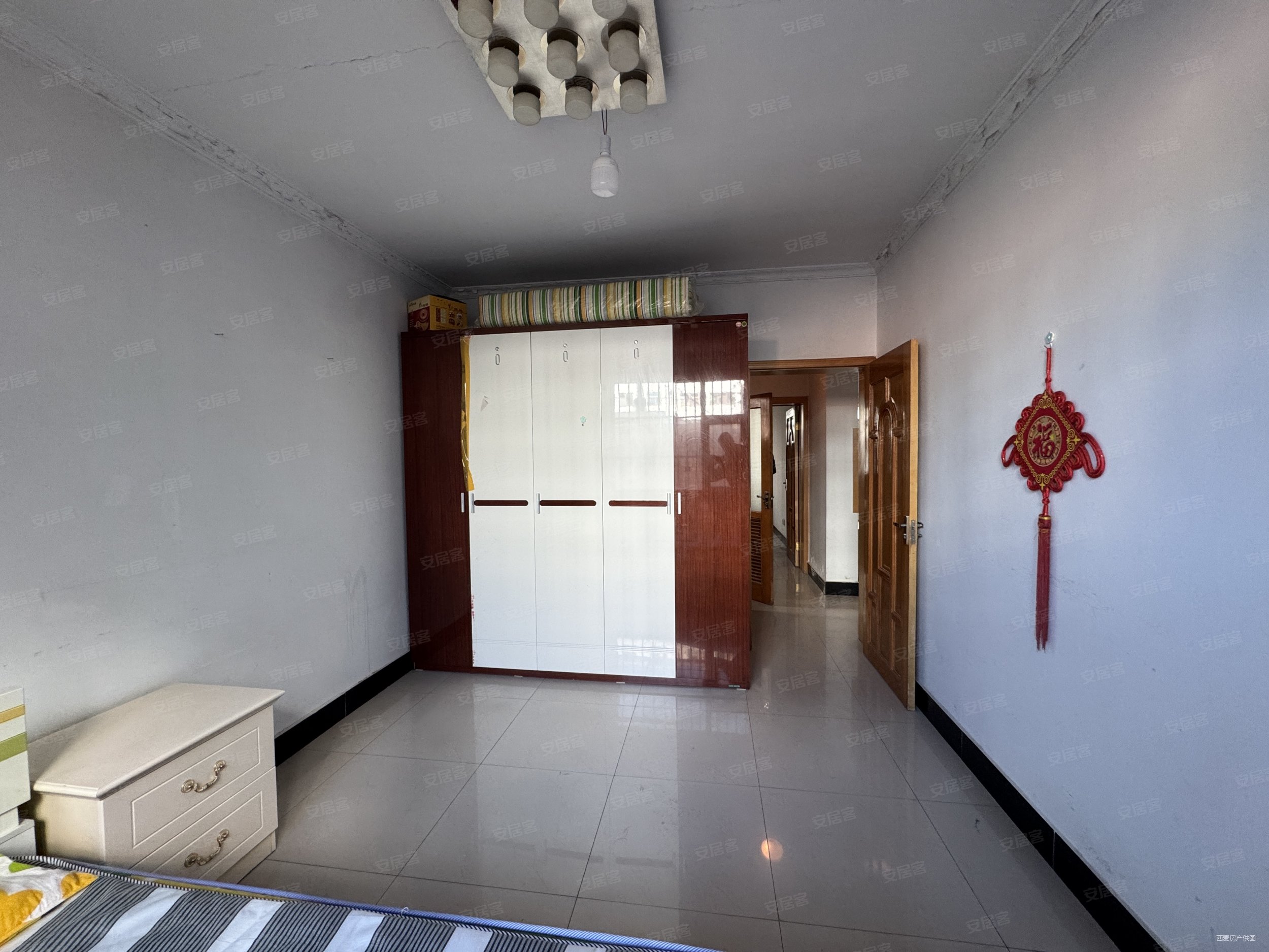 海晏路36号院3室2厅2卫148㎡南北150万