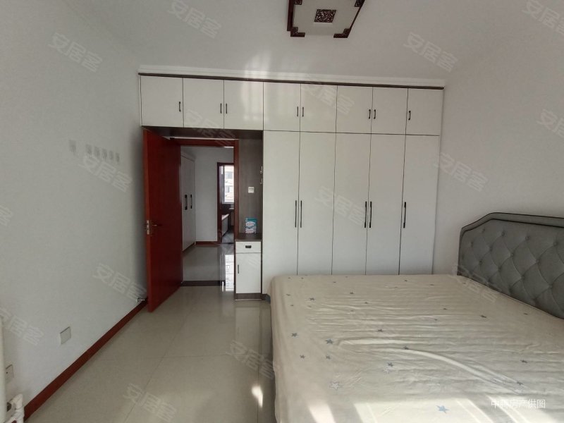 急售朝阳公馆带附房精装微住套三好楼层全明通透户型