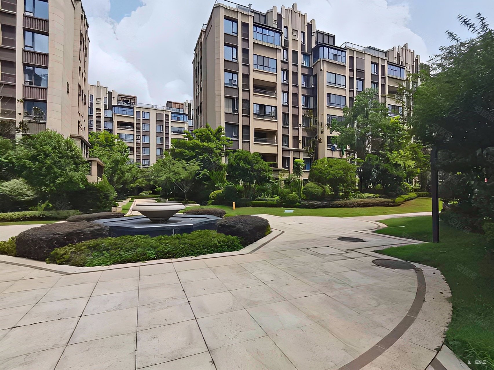 正荣润江城 双卫 中间楼层采光好 有电梯 临地铁 精装