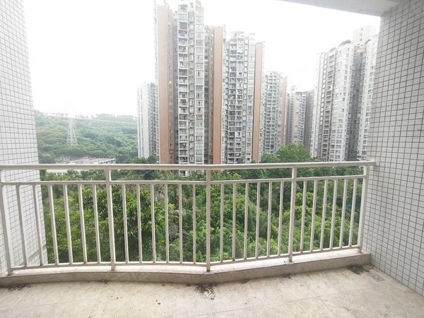 重庆南岸弹子石金港尚城弹子石3房出租朝小区中庭,安静,拎包入住出租