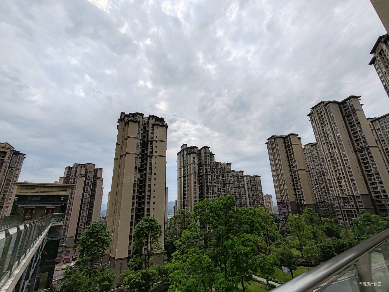 重庆房产网>重庆二手房>丰都二手房>丰都城区二手房>龙城华府御峰>