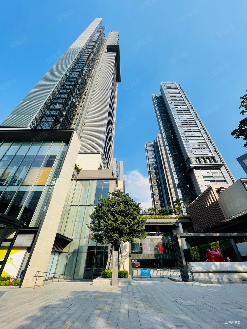 次顶层 湖景房 7米长大阳台 业主因工作在北京才出售 随时看,新天鹅堡