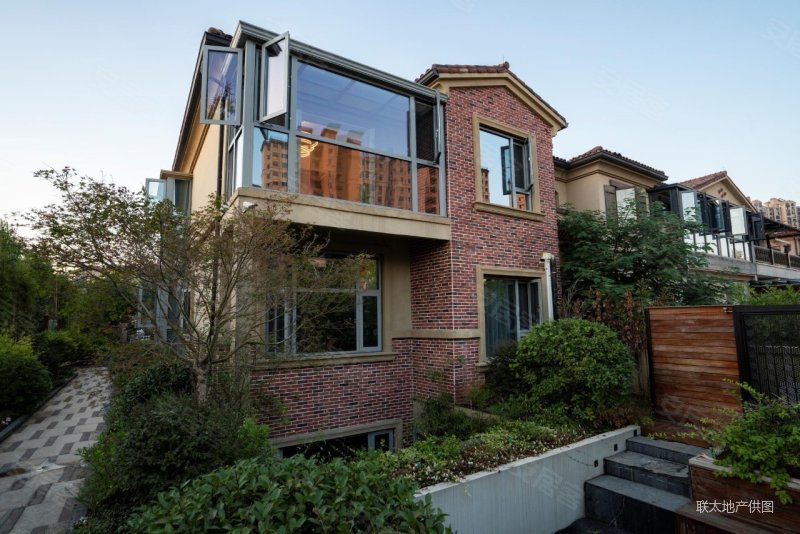 豪装大别野强势来袭全水映加州贼牛的装修全新一手房