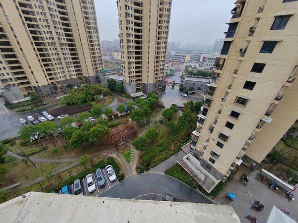 杭州余杭勾庄西塘花苑西塘花苑精装边套3房,朋友合租,莫干山路边西田