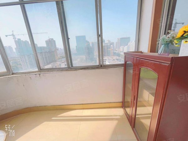 郑州金水政七街海信公寓花园路 农业路 财富广场 关虎屯地铁口 电梯房