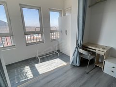 青岛即墨通济可月付，阳光好，阳台带空调，靠近服装市场动车站，设施齐全出租房源真实图片